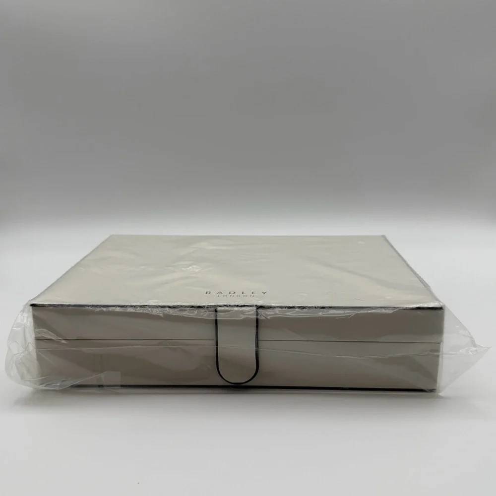 Radley London Jewelry Box Magnetic‎ Closure White New in Plastic